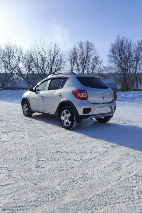 Рено Сандеро Степвей 2015 г