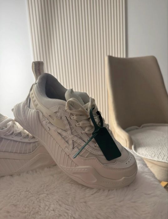 Adidasi Off White Odsy 1000