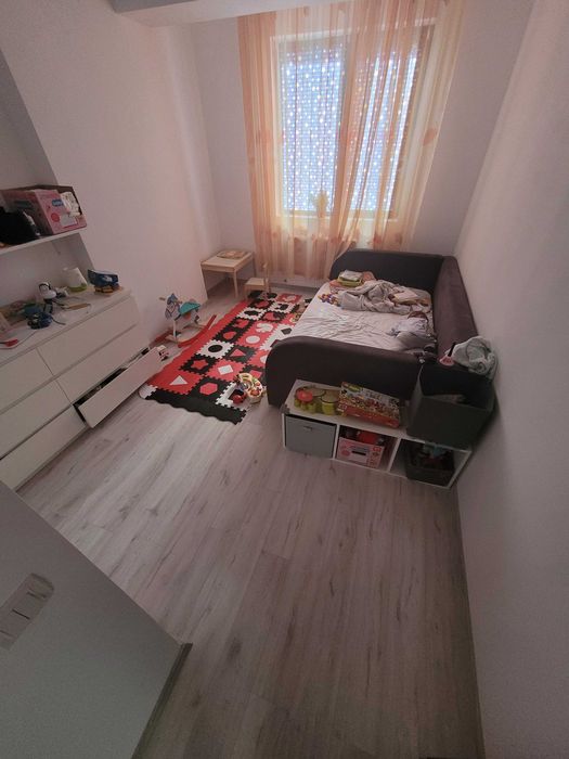 Inchiriez apartament 3 camere Aparatorii patriei