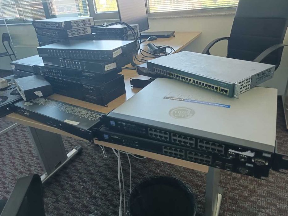 Мрежово оборудване, Суичове, KVM суич (Cisco, Linksys, AdderLink, Netgear)