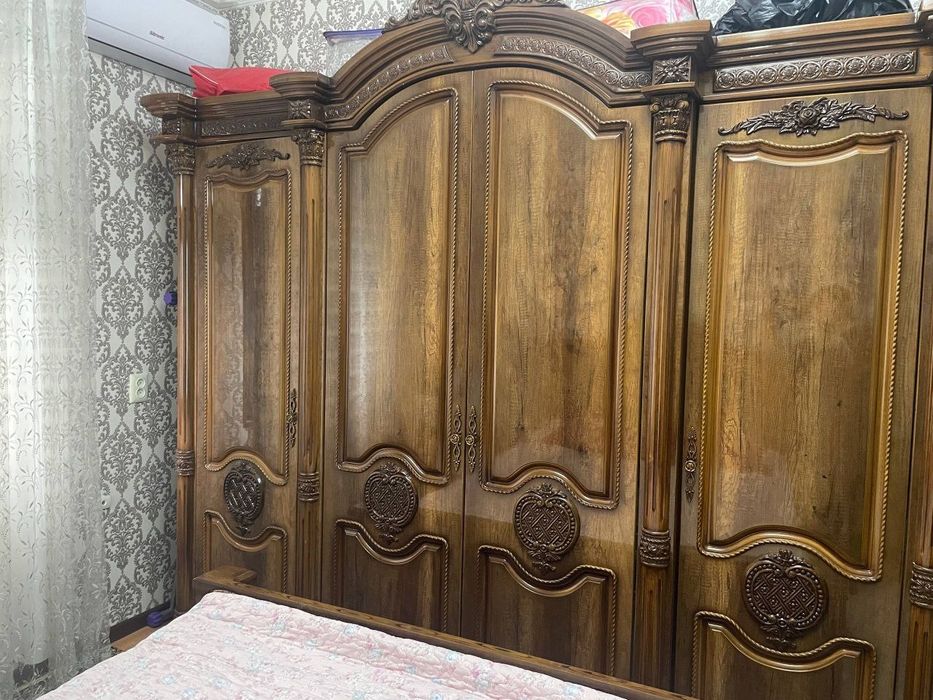 Спальный гарнитур