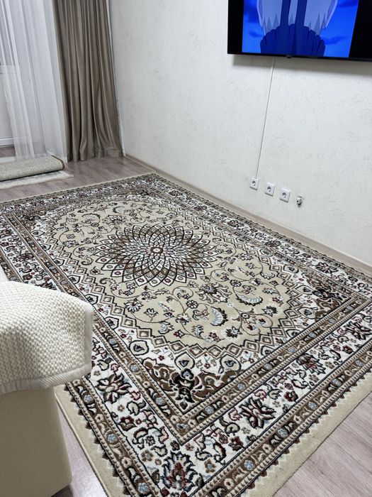 Продам ковёр в хорошем состояний