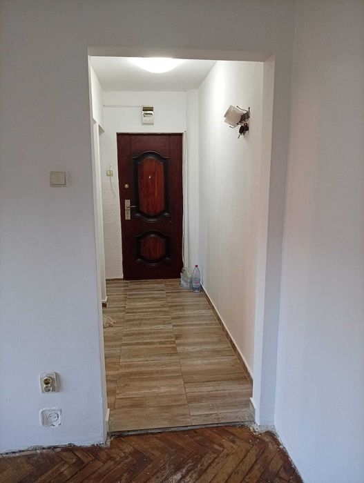 chirie apartament 2 camere Nemobilat in cartierul Solidaritatii