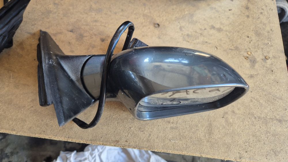 Дясно Оригинално  Ел  Огледало за Пасат 4 97- 2002г