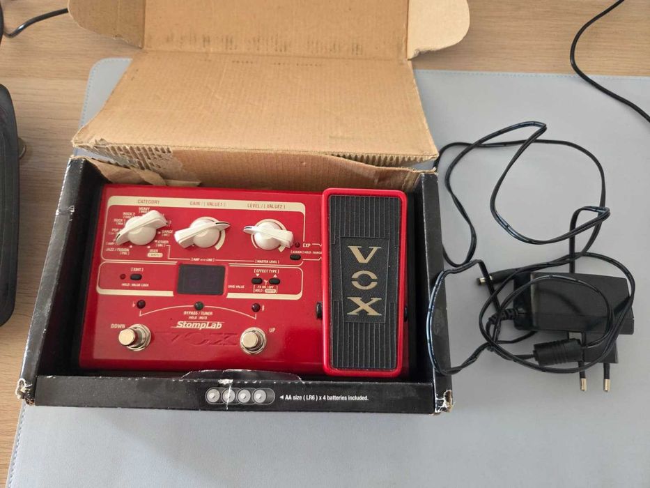 Procesoare efecte chitara electrica \ Pedale multi efect VOX StomplabIIG \ Zoom 505 II Guitar