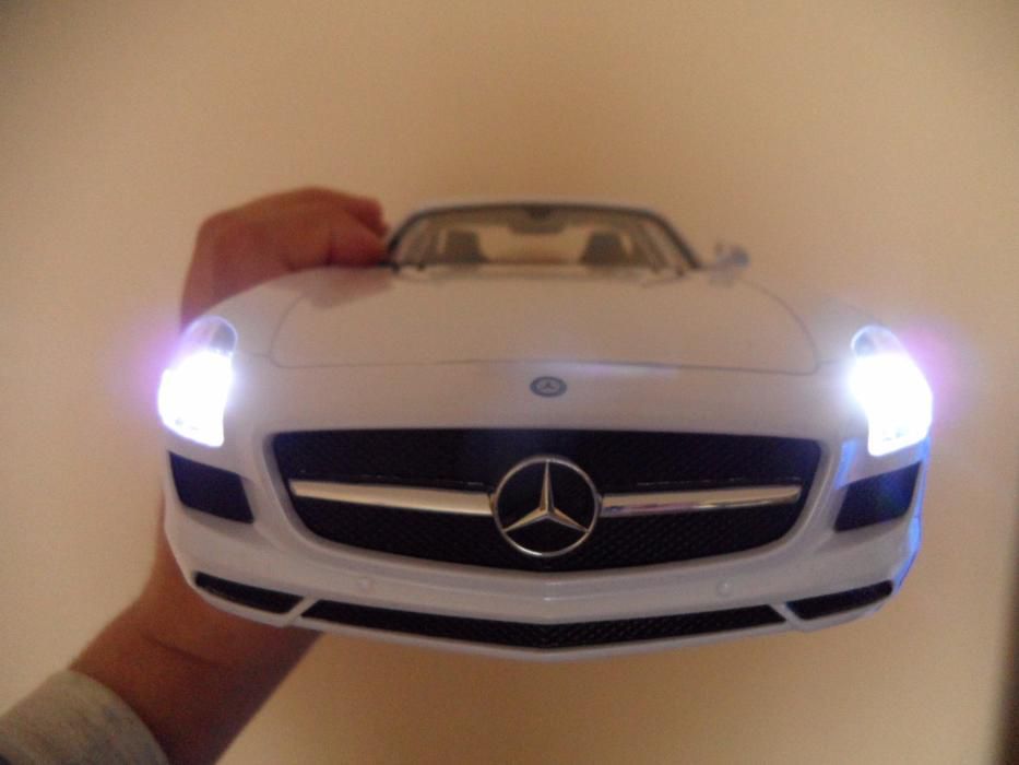 Masinuta de Colectie 1:14 Mercedes SLS AMG