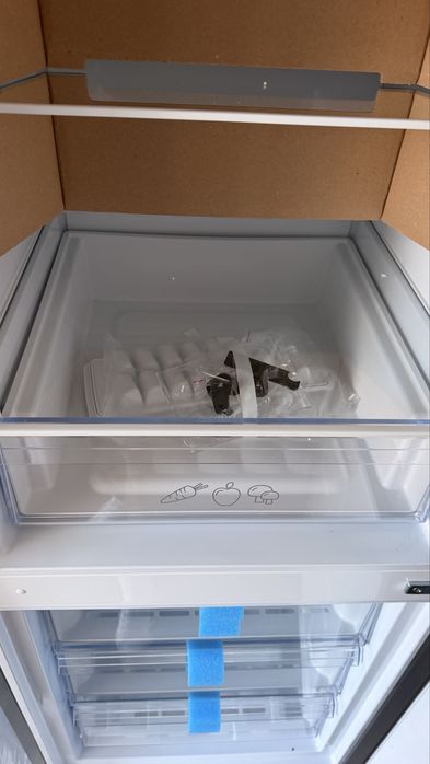 Хладилник с фризер  INDESIT INK21411G4UK 301L | TOTAL NO FROST | 60/40 | КЛАС E | FRESH SPACE