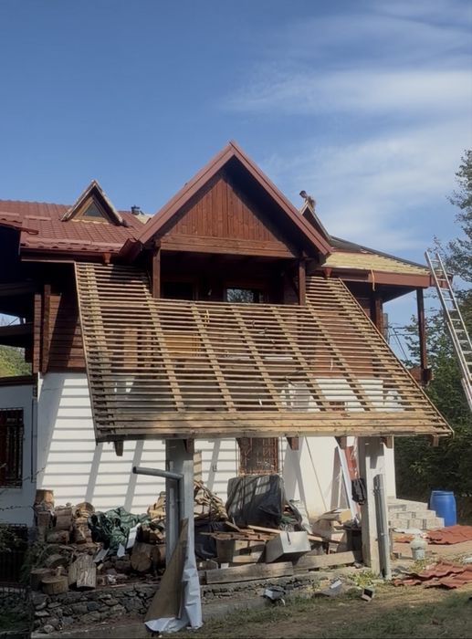 Acoperisuri noi reparatii acoperis tigla metalica tigla ceramica dulgherie mansardari