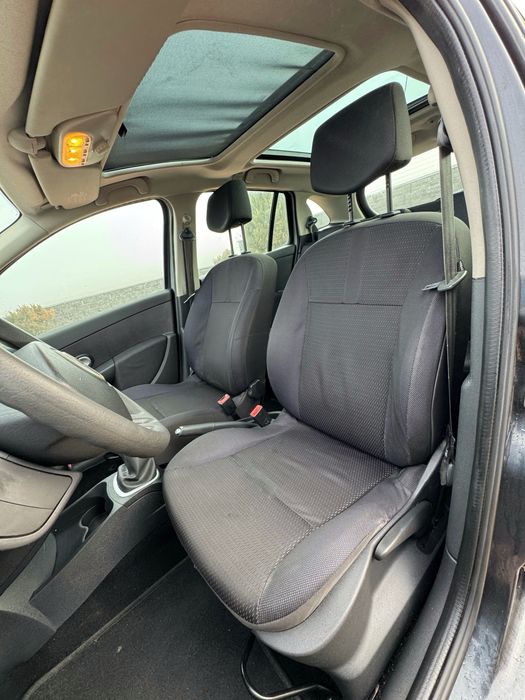 Vand Renault Clio GrandTour 1.2 Benzina 2009  Panoramic Inmatriculat