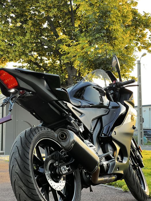 Yamaha yzf125r akrapovic