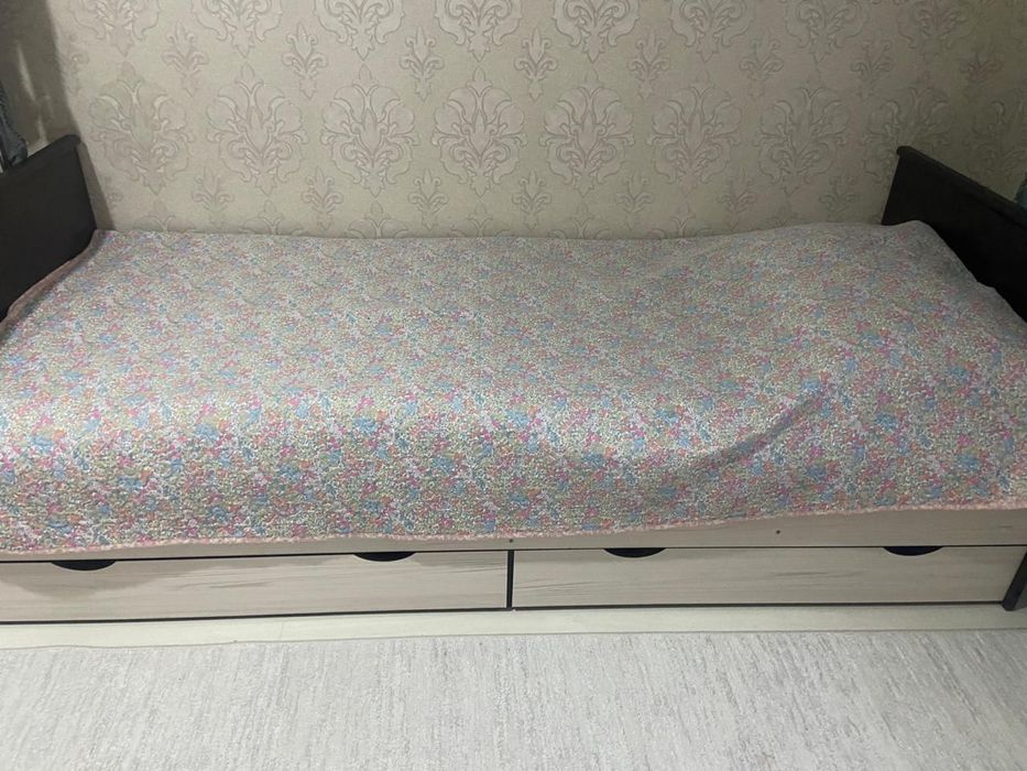 Продам односпальную кровать