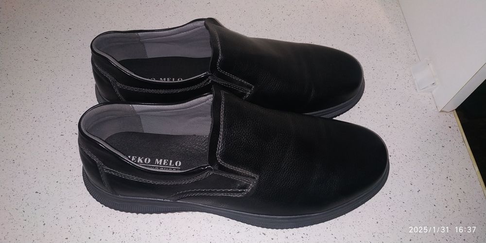 Продается мужской обувь 44 размера