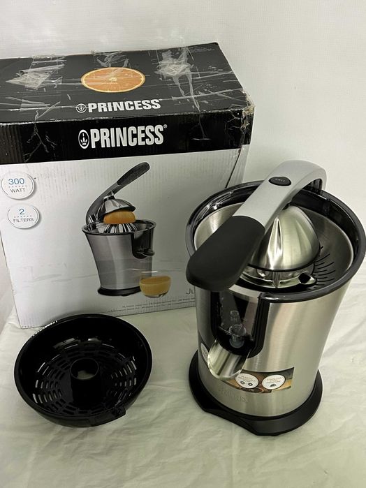 Професионална цитрус преса Princess Master Juicer Pro 300W – нова!