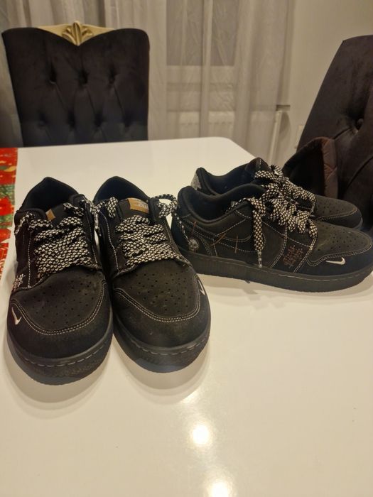 Продавам запазени,почти нови маратонки Nike Air CR7 и  Nike Halloween