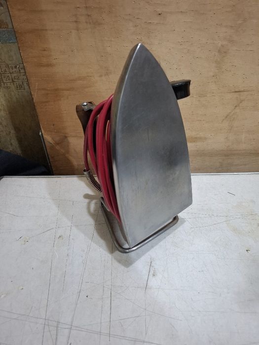Продам утюг советский