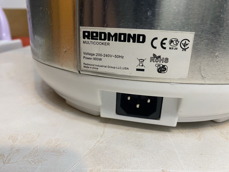 Мультиварка почти новое
