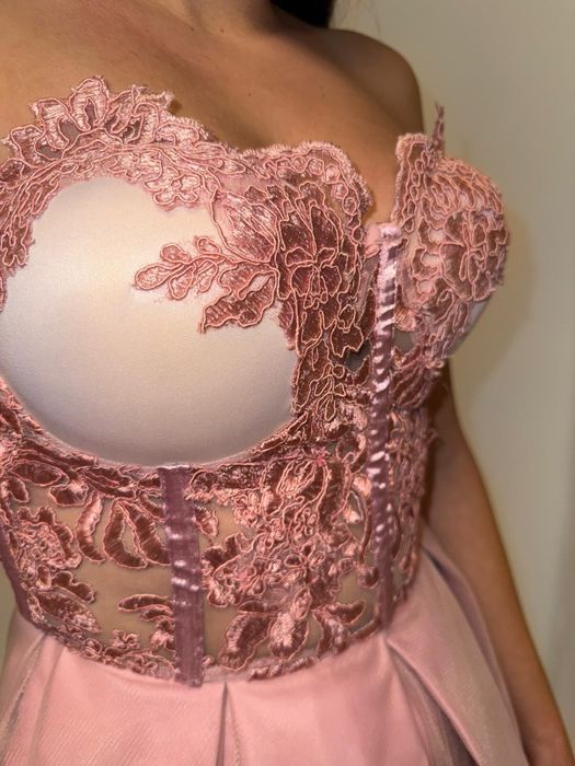 Rochie realizata pe comanda la atelier