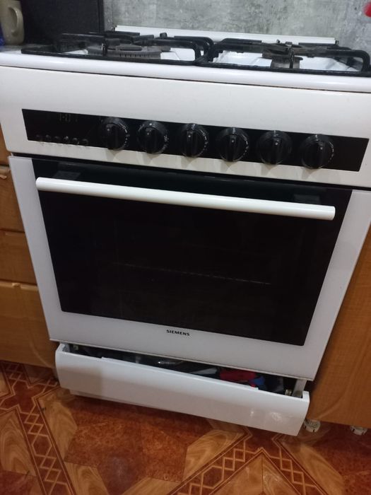 Продам газ плиту