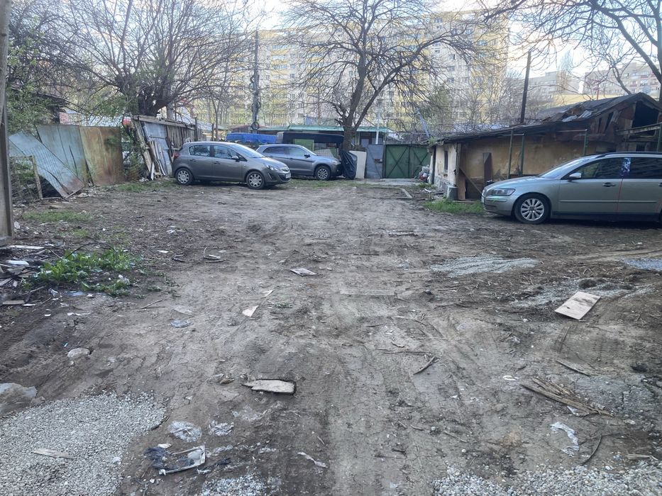 Închiriez locuri de parcare Dristor