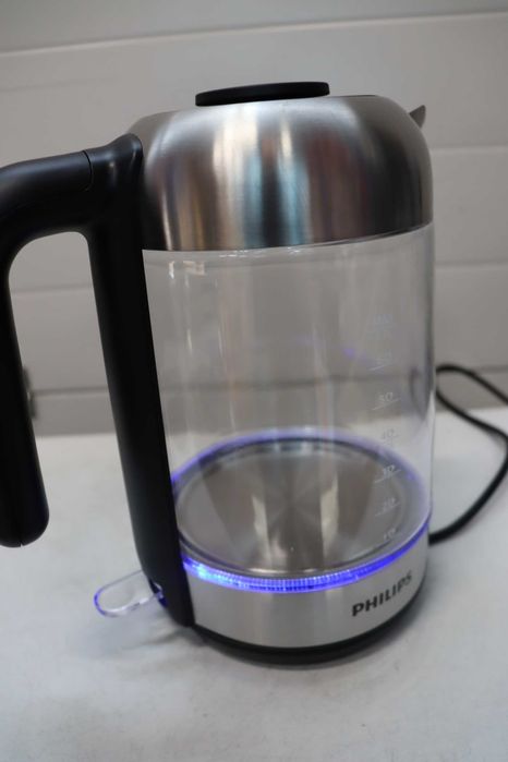 Стъклена кана Philips HD9339/80, 1,7 литра, LED осветление, защита от работа на сухо, подвижен микрофилтър, 2200 W
