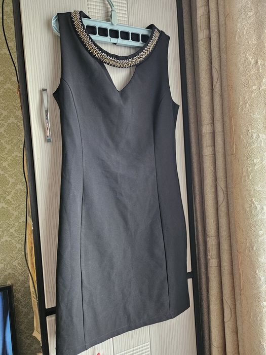 Шикарное коктельное платье