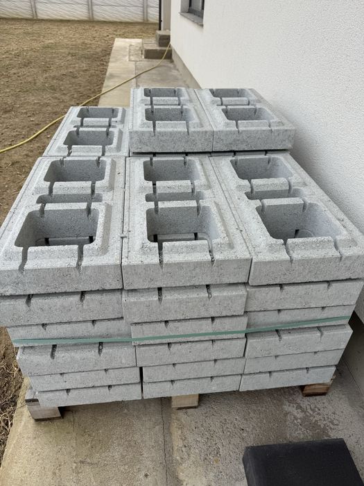 Vand 38 bucati boltari modulo