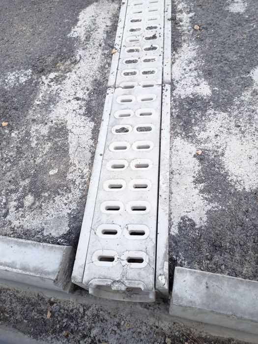 Брусчатка ва керамик плиткадан тушадиган сувларни дренажи бетон латок