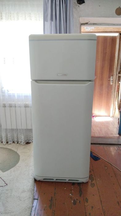 Продам холодильник