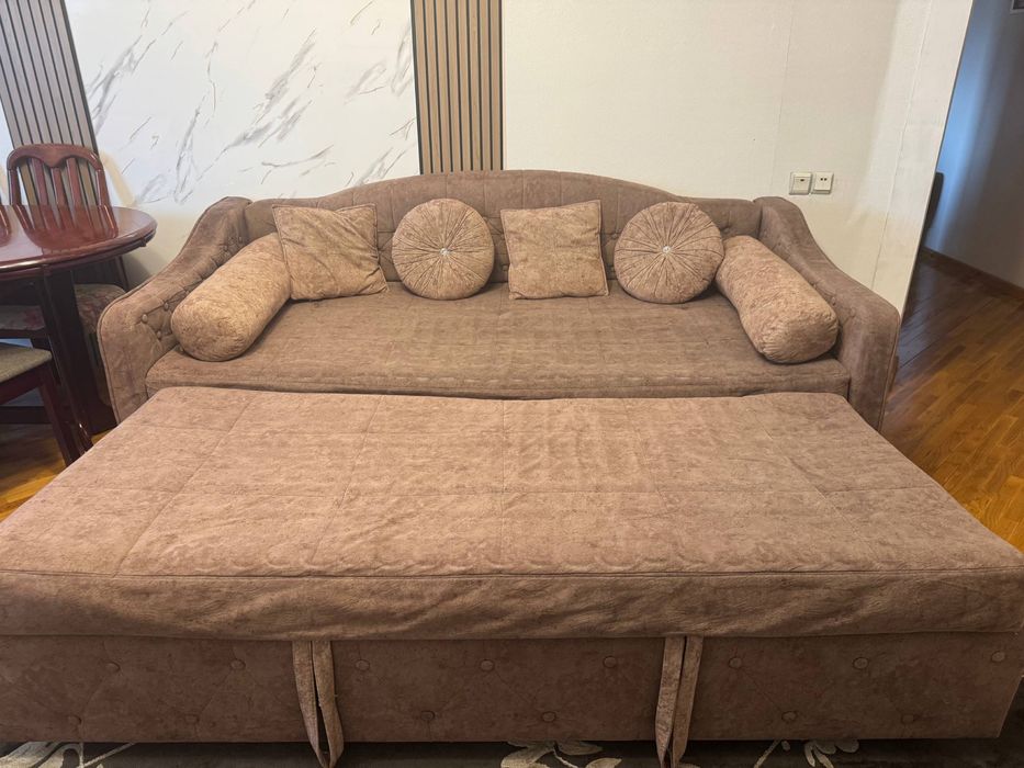Продам диван для гостиной