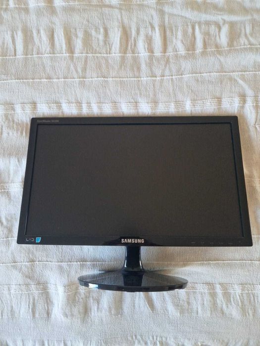 Monitor samsung , diagonala 22 inch.