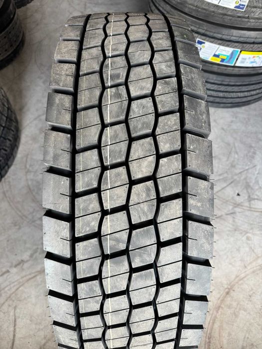 295/80R22.5 DR15 Accelus