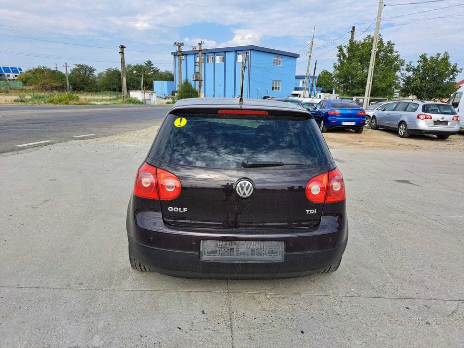 Dezmembrez VW Golf V 1.9 TDI BLS cutie manuala 6 trepte JYJ