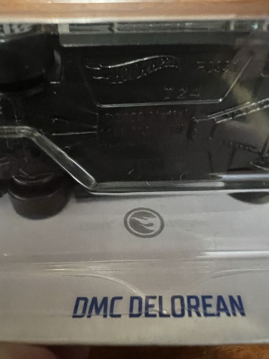 Hot Wheels treasure find DELOREAN