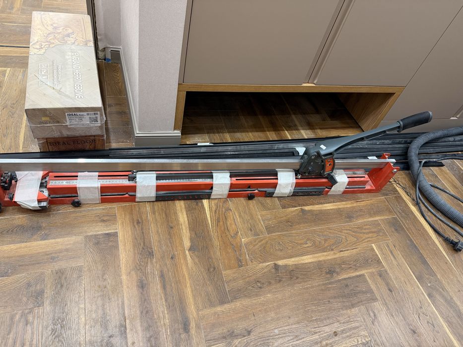 Продаю кафель резко плитка резко