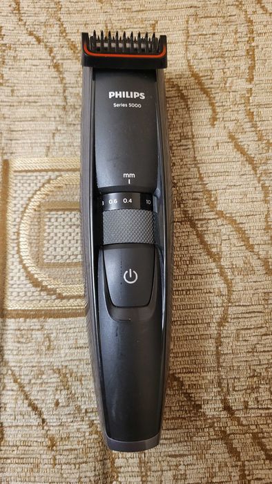 Philips Seria 5000 model BT5200 fuctional se vinde cu incarcator