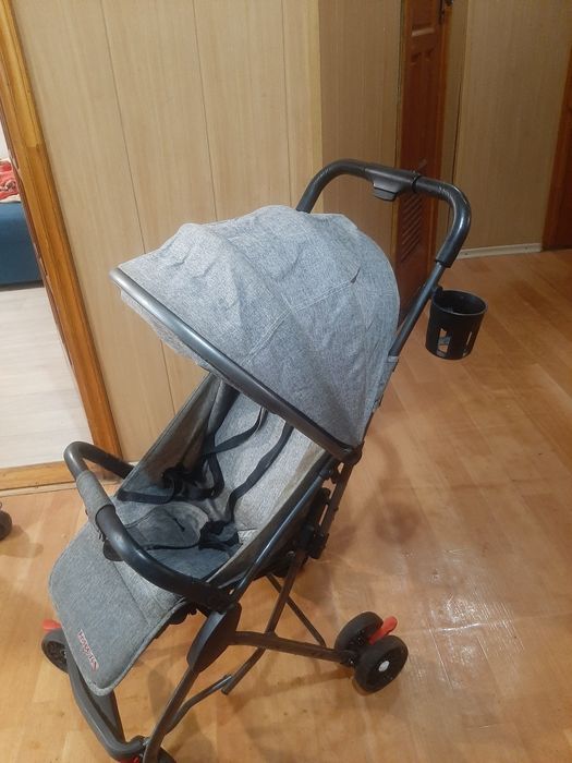 Продам прогулочную коляску