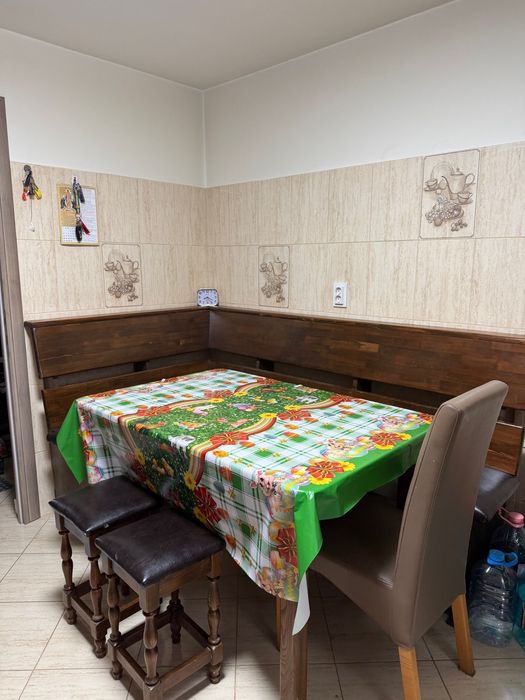 Titlu recomandat pentru OLX: Apartament 3 camere decomandat, 64 mp, Capăt 1, mobilat, mansardă, AC, 92.000 €