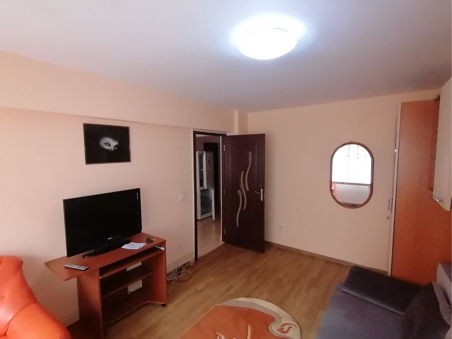 Apartament cu o camera de inchiriat