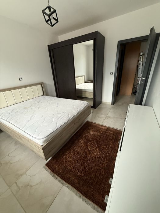 Casa cu curte pe un nivel ,loc parcare de inchiriat Bercu Rosu