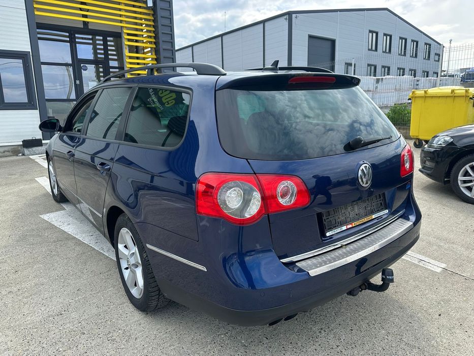 Dezmembrez / Dezmembrari / Piese / Accesorii Vw passat b6 break 2.0 tdi cbab DSG xenon stanga