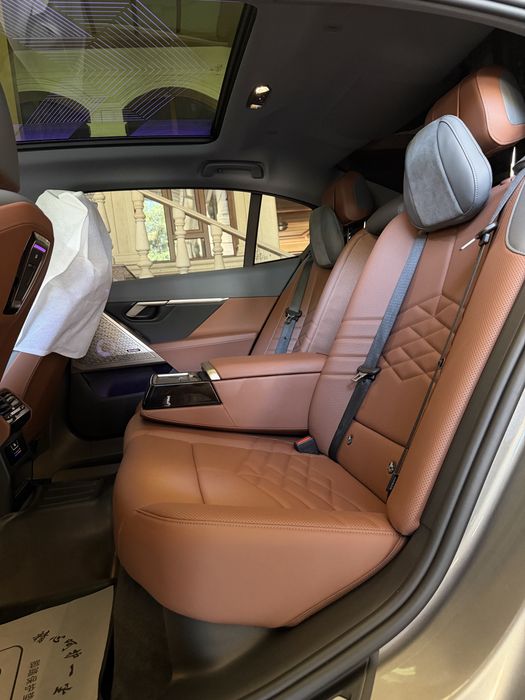 BMW i5edrive m40L