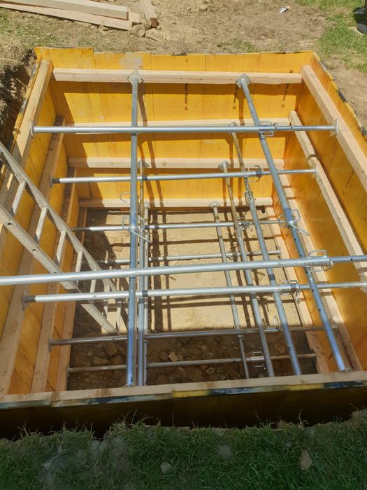 Inchirieri panouri cofraj ,popi metalici ,grinda H20 , schela metalica