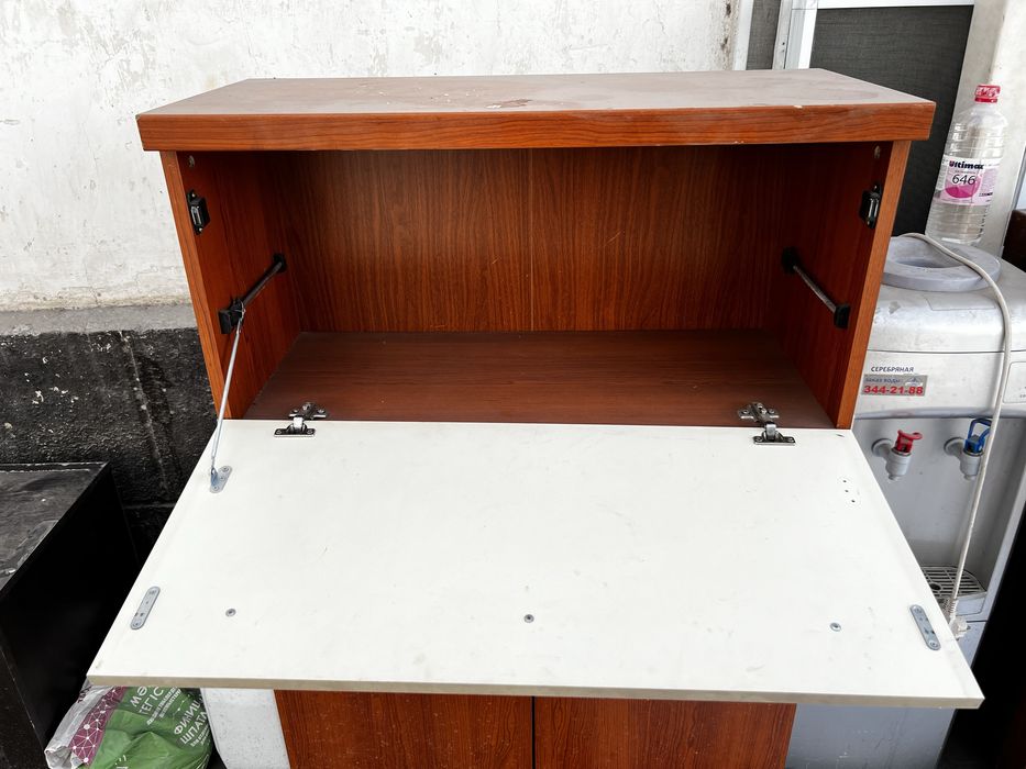 Продам шкаф напольный