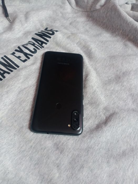 Самсунг а 11 отличный срочно