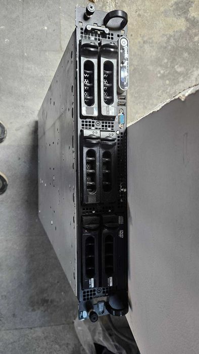 Продавам сървър DELL Poweredge 2950