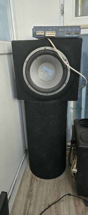 Stație auto si subwoofer