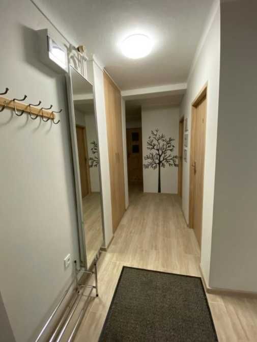 Дава се под наем Тристаен апартамент в Пловдив, Изгрев - 79 кв.м за 335 € - Снимка #2