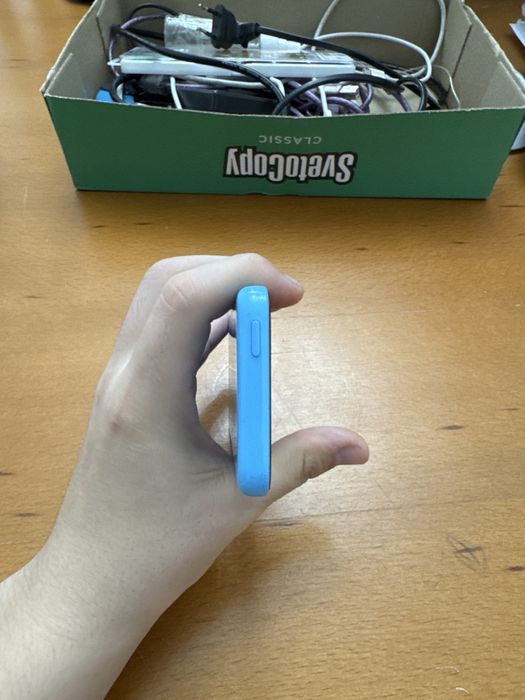 Iphone 5c в хорошем состоянии