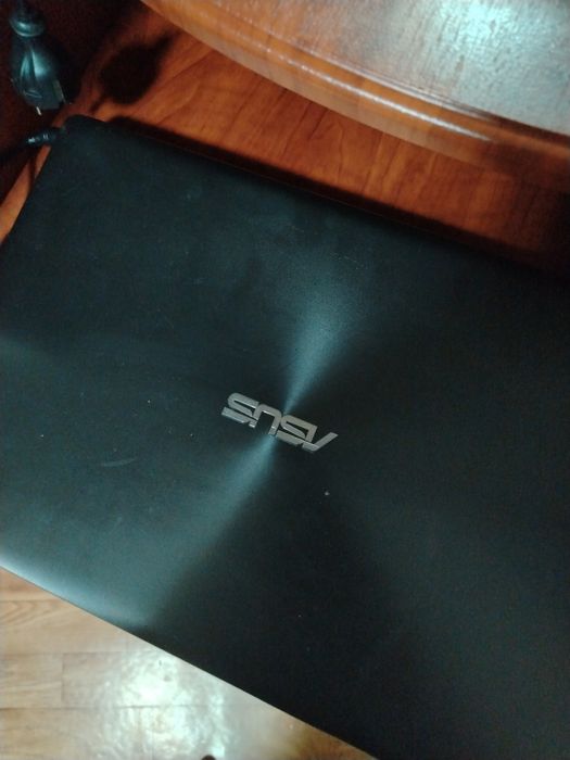 Ноутбук Asus.             .