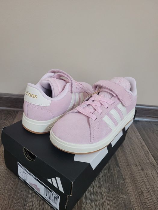 Нови сникърси adidas